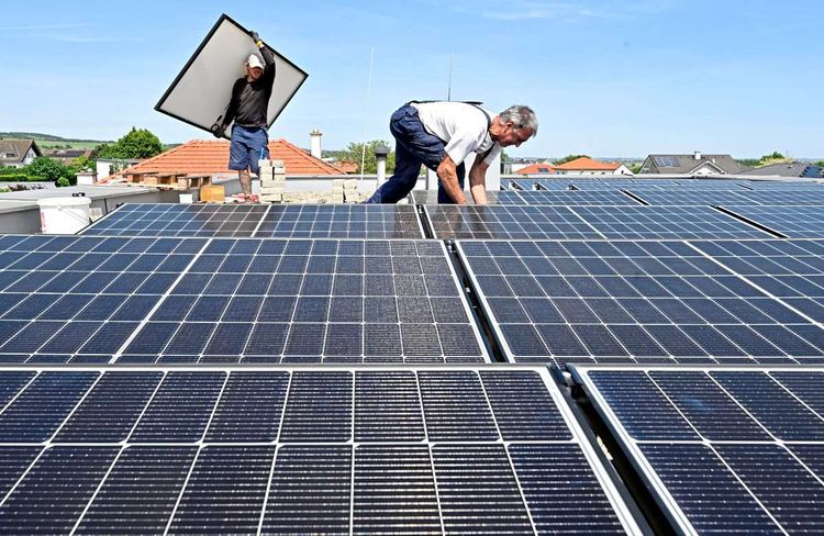 Photovoltaik-Ausbau stagniert – Das steckt wirklich dahinter!